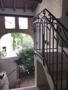 Appartements Uzes proche,charmant pied a terre avec terrasse : Appartement 1 Chambre