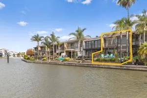 Absolute Waterfront Marina Views - Patterson Lakes
