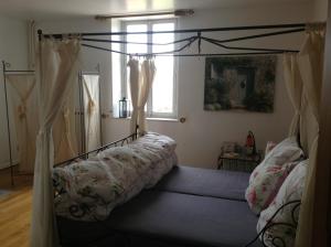 B&B / Chambres d'hotes MaisonMazerand : Suite - Vue sur Jardin