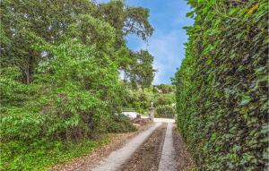 Appartements 2 Bedroom Beautiful Apartment In Biot : photos des chambres