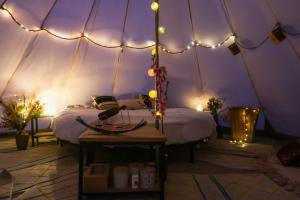 Tentes de luxe Luxe tipi in de auvergne : photos des chambres