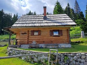 Koča na planini Jelje - Pokljuka