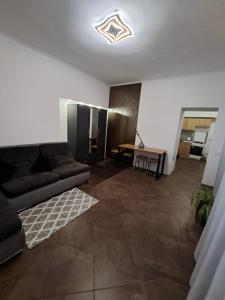 Двокімнатні апартаменти в центрі міста Лева