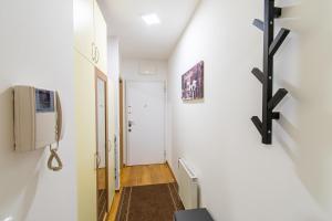 Flexible SelfCheckIns 54 - Zagreb - Garage - Loggia - New