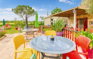 Maisons de vacances Stunning Home In Septfonds With Sauna, Wifi And 1 Bedrooms : photos des chambres