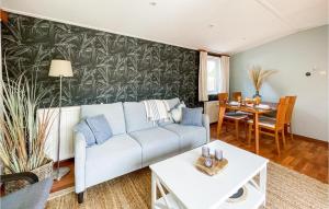 Beautiful Stacaravan In Goedereede