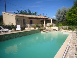 Goult (LUBERON) A 150 m de la piste cyclable Maison en campagne avec Gde piscine
