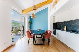 2-floor penthouse with stunning views