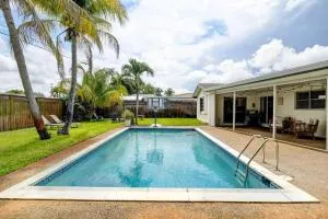 Boynton 3 2 Pool House - Gulf Stream