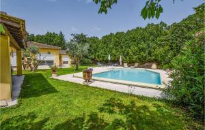 Maisons de vacances Nice Home In Sorgues With Kitchen : photos des chambres