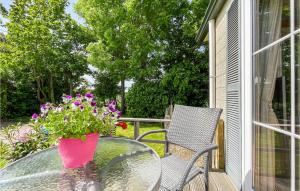 Beautiful Stacaravan In Goedereede