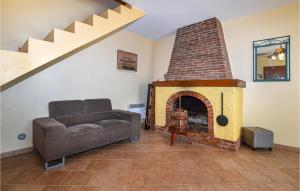 Maisons de vacances Amazing Home In Giuncaggo With Outdoor Swimming Pool, Wifi And 3 Bedrooms : photos des chambres