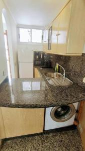 Acogedor Atlantis by CASAS COCODRILO