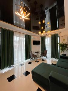 Sunrise Green House Residence