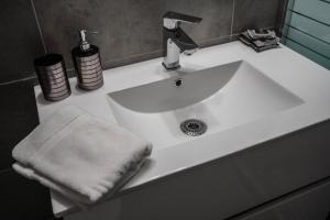 Silver Central Apartment