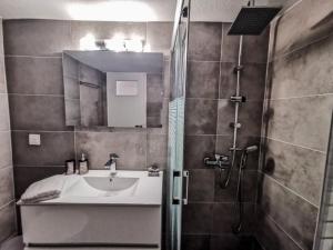 Silver Central Apartment