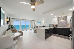 Cabana Club 302