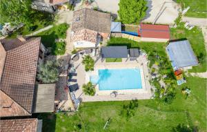 Maisons de vacances Stunning Home In Septfonds With Outdoor Swimming Pool, Wifi And 2 Bedrooms : photos des chambres