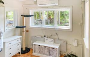 Cozy Home In Örebro With Wifi