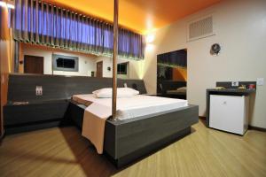 STATUS Motel