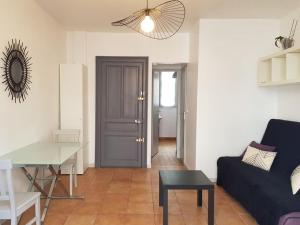 Appartements Studio RDC avec cour a 3min a pied de la plage : photos des chambres