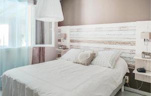 2 Bedroom Nice Home In Lachapelle-Auzac