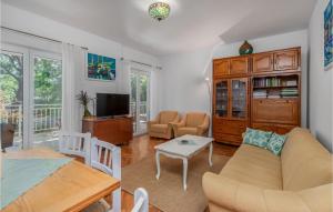 5 Bedroom Awesome Home In Povile 