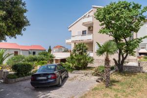 Apartment Ljubica with nice garden 