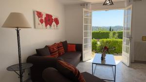 Villas Villa entiere au calme dans village provencal : photos des chambres