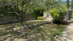 Villas Villa entiere au calme dans village provencal : photos des chambres