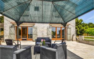 Maisons de vacances Amazing Home In Giuncaggo With Wifi : photos des chambres