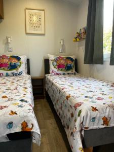 Chalet Boerenbries - Heerlijk chalet met overkapt terras en 2 slaapkamers - max 4 pers - 3 km van Noordzee - locatie op camping Moorhoek 5