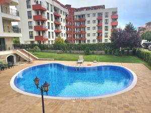 Relaxing Mountain View Apartment near the Beach