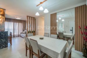 502 Bl 01 - WaldGarten Bombinhas - Condomínio 50 m do Mar e Frente Avenida - Condomínio de Alto Padrão - Piscina - Academia - Salão de jogos