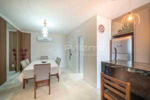 502 Bl 01 - WaldGarten Bombinhas - Condomínio 50 m do Mar e Frente Avenida - Condomínio de Alto Padrão - Piscina - Academia - Salão de jogos