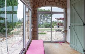 Maisons de vacances Stunning Home In Flayosc With Outdoor Swimming Pool, Wifi And 3 Bedrooms : photos des chambres