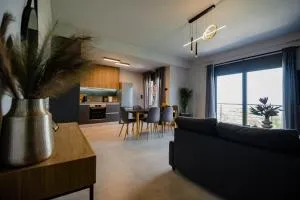 Marimar Panoramic Retreat: Magnificent Space and Breathtaking Gulf View - Meniná