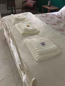 Villa calme grand jardin bord de mer. Parking