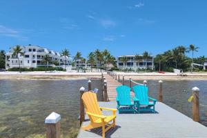 Islamorada Modern Penthouse with Private Beach