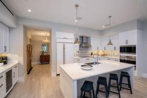 Islamorada Modern Penthouse with Private Beach