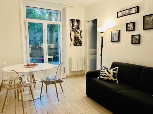 Appartements Wendy family flat with calm courtyard 3min for metro Paris in 10 mins : photos des chambres