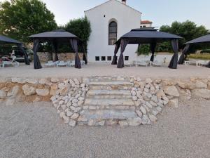 5 meters FROM THE SEA with private beach - 70m2 Colibri Sunset Apartments