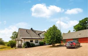 Awesome Home In Munka-ljungby With Wifi And 5 Bedrooms