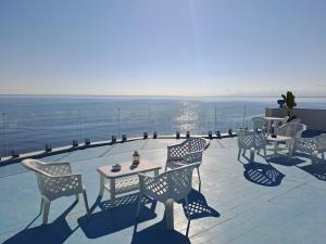 Blue Life, Luxury Rooms Beachfront Rooftop between Palermo and Cefalu
