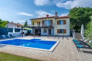 Family friendly Villa with Pool and Garden - Krapan