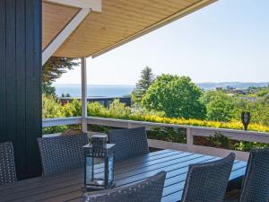 6 person holiday home in Ebeltoft-By Traum