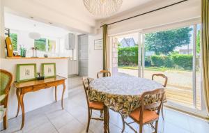 Appartements 2 Bedroom Lovely Apartment In Poitiers : photos des chambres