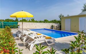 Amazing Home In Pomer With Wifi