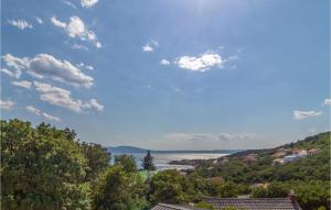 5 Bedroom Awesome Home In Povile