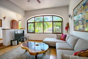 Quinta Delfin - 3BR Family Villa with Private Pool in Golden Zone